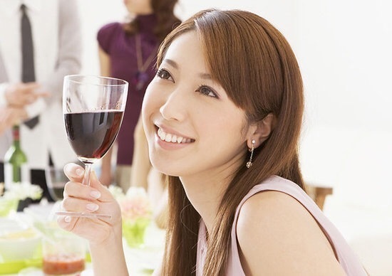 女性饮用红酒的好处有哪些？